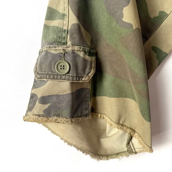 Abercrombie and Fitch army green camouflage cropped cargo pants - Picture 8 of 11